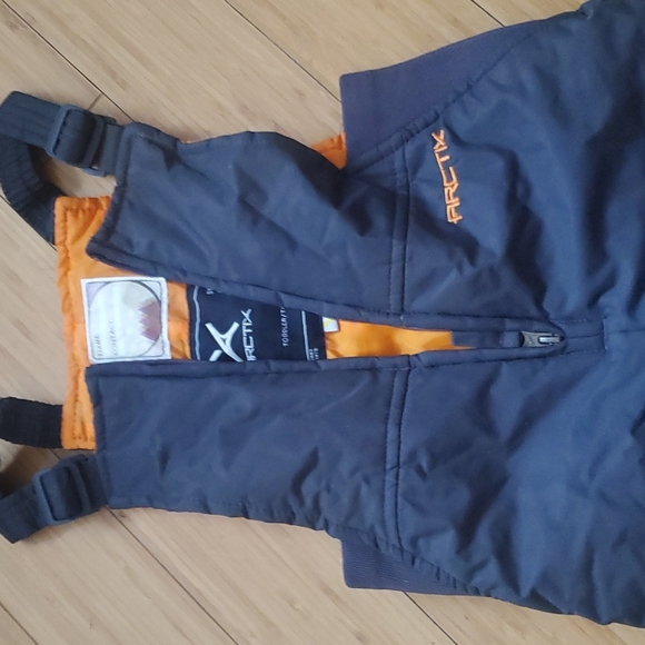 Perfect for snow size 5T unisex - Picture 2 of 3